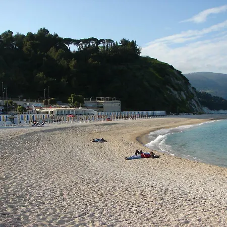 Pensjonat La Casina Delle Fate 4*